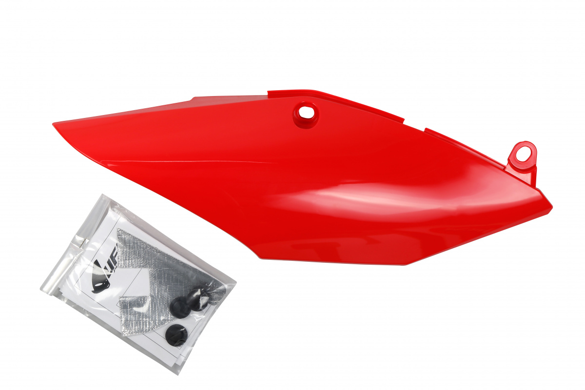 Side panels - red 070 - Honda - UFO Plast