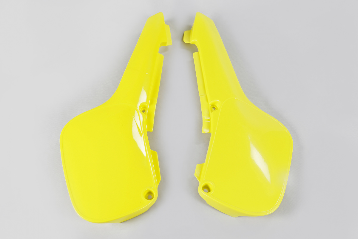 Side panels - yellow 102 - Suzuki - REPLICA PLASTICS - SU03923-102 - UFO Plast
