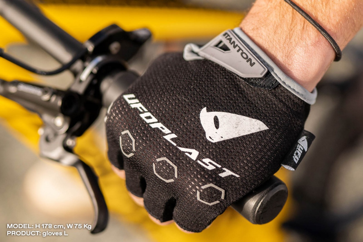 Mtb Stanton gloves black and gray - Gloves - GL15001-KE - UFO Plast